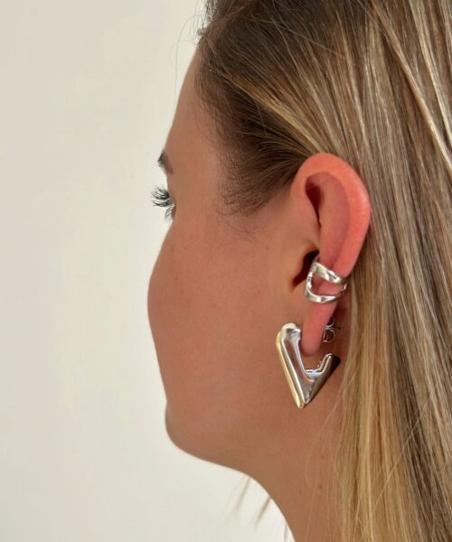 BRINCO ARGOLA TRIANGULAR DOURADO