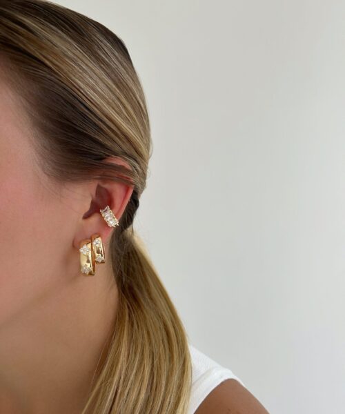 BRINCO ARGOLA TREVO CRAV EM RELEVO (G) DOURADO