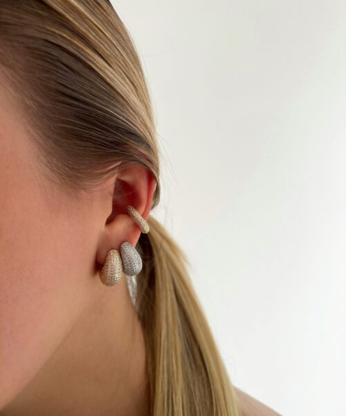 BRINCO ARGOLA GEORGIA ABAULADA CRAVEJADA RODIO BRANCO