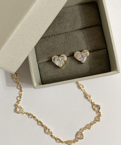 BRINCO CORAÇAO DIAMOND TRES ZIRCONIAS DOURADO