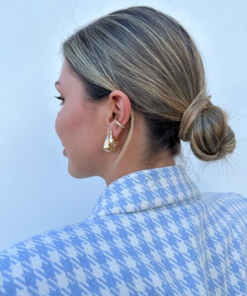 BRINCO ARGOLA TRIANGULAR MARTELADA 2,5CM M DOURADO