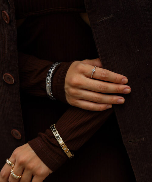 PULSEIRA BRACELETE LARGO TRAB LATERAL TREVOS DOURADO