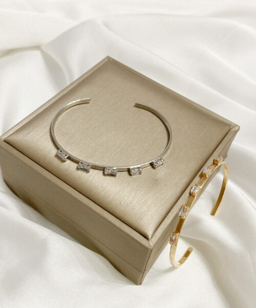 PULSEIRA BRACELETE FINO COM BAGUETES DOURADO