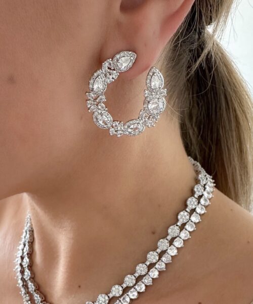 BRINCO ARGOLA FRONTAL VERSAILLES RODIO BRANCO