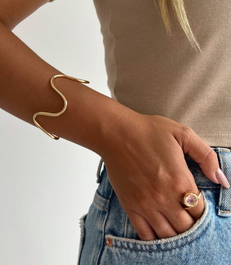 PULSEIRA BRACELETE TUBO ONDULADO DOURADO