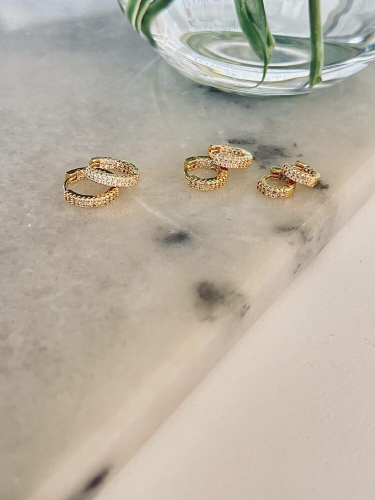 BRINCO ARGOLINHAS CRAVEJADAS (G) DOURADO