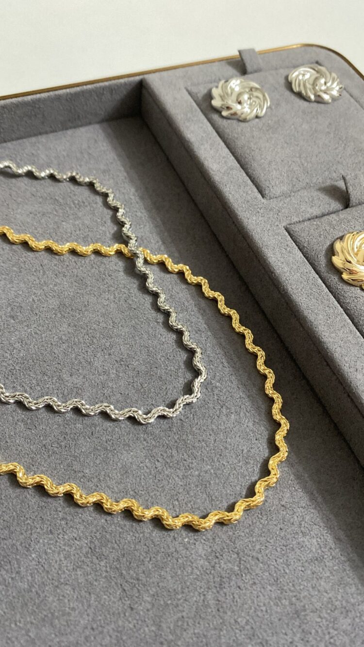 COLAR CHOKER WAVE TRANÇADA 35CM DOURADO