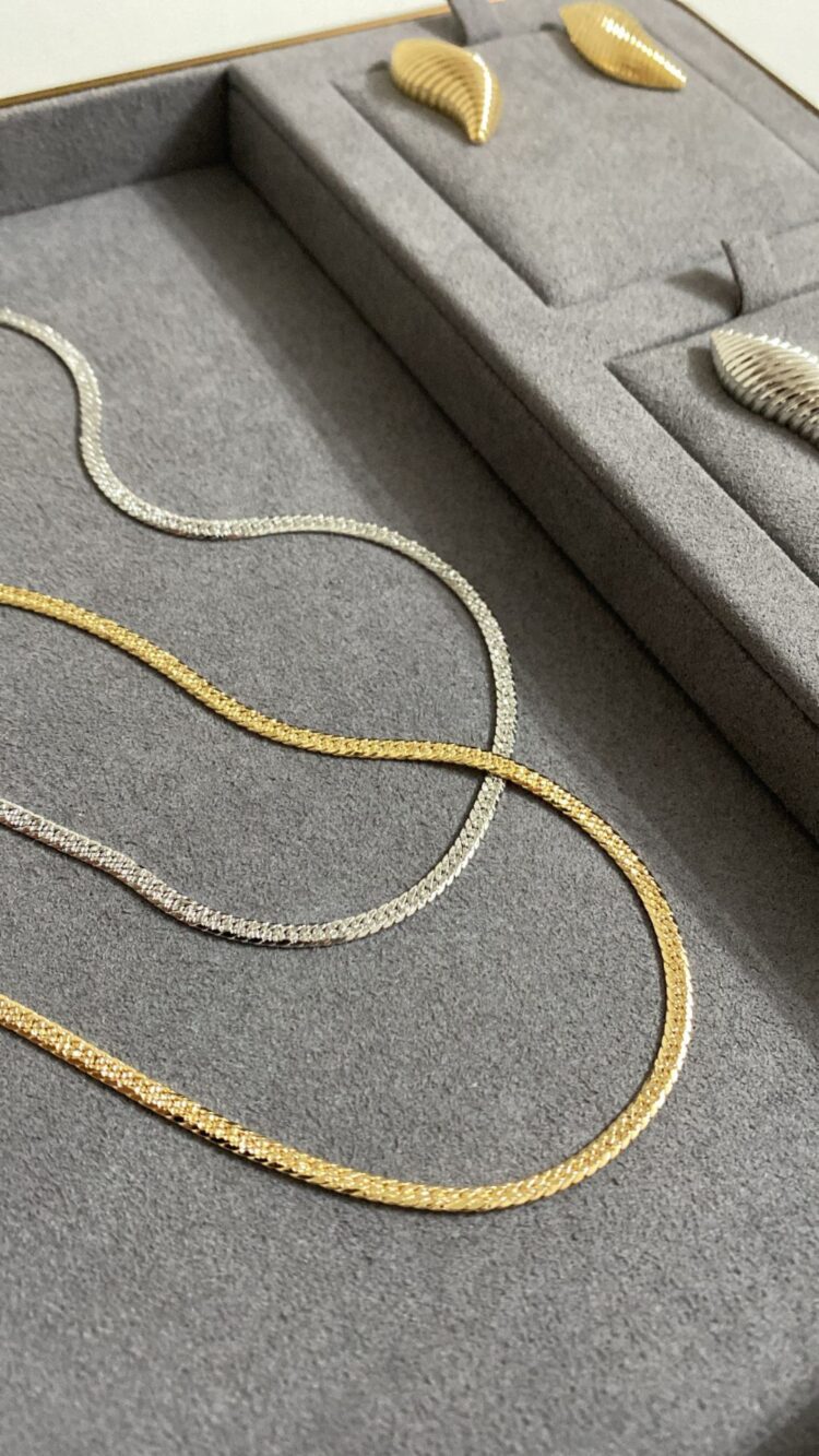 COLAR CHOKER LIZ LAMINADA MARTELADA 2,5MM DOURADO