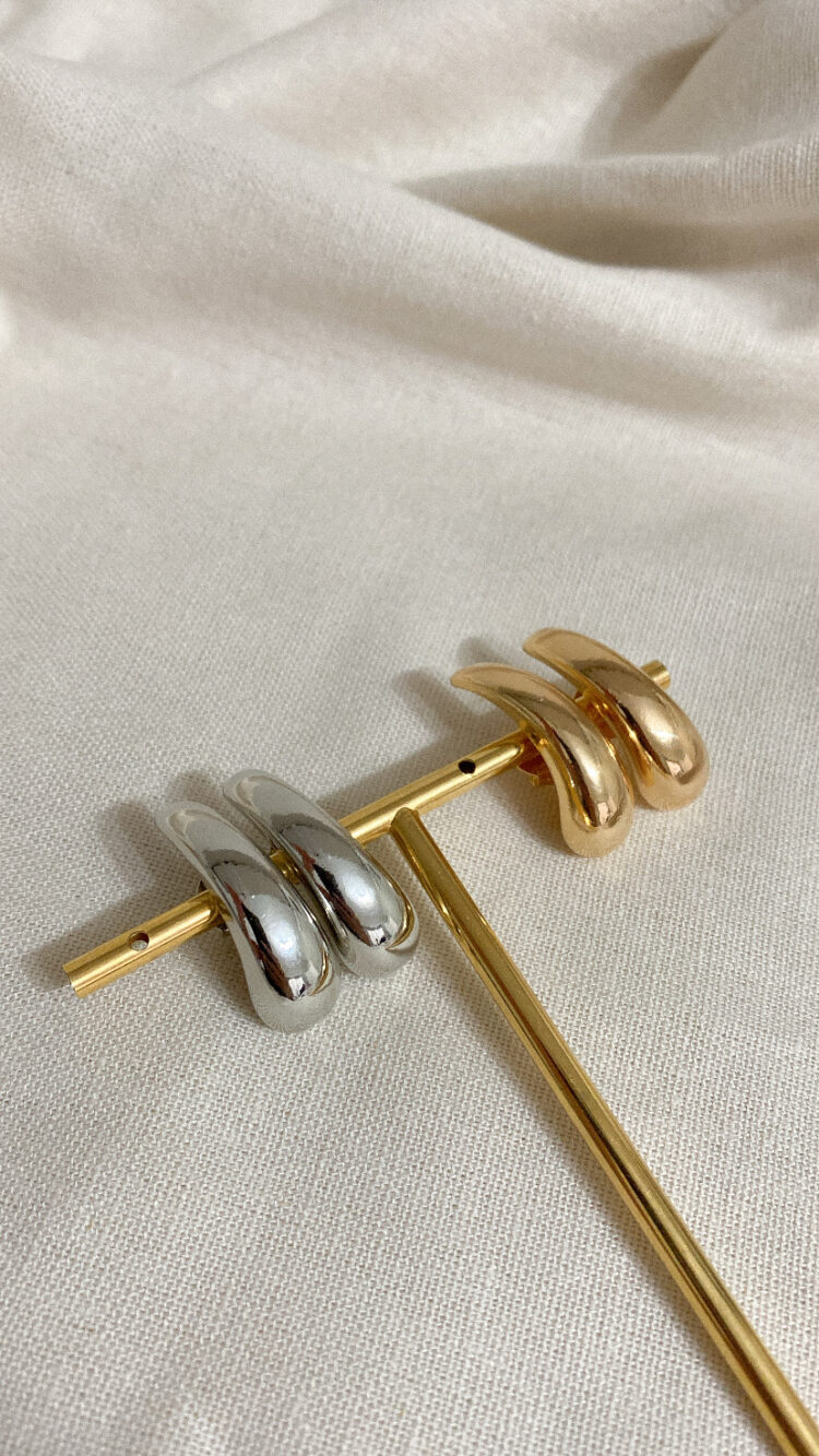 BRINCO EAR HOOK GOTA LONGA DOURADO