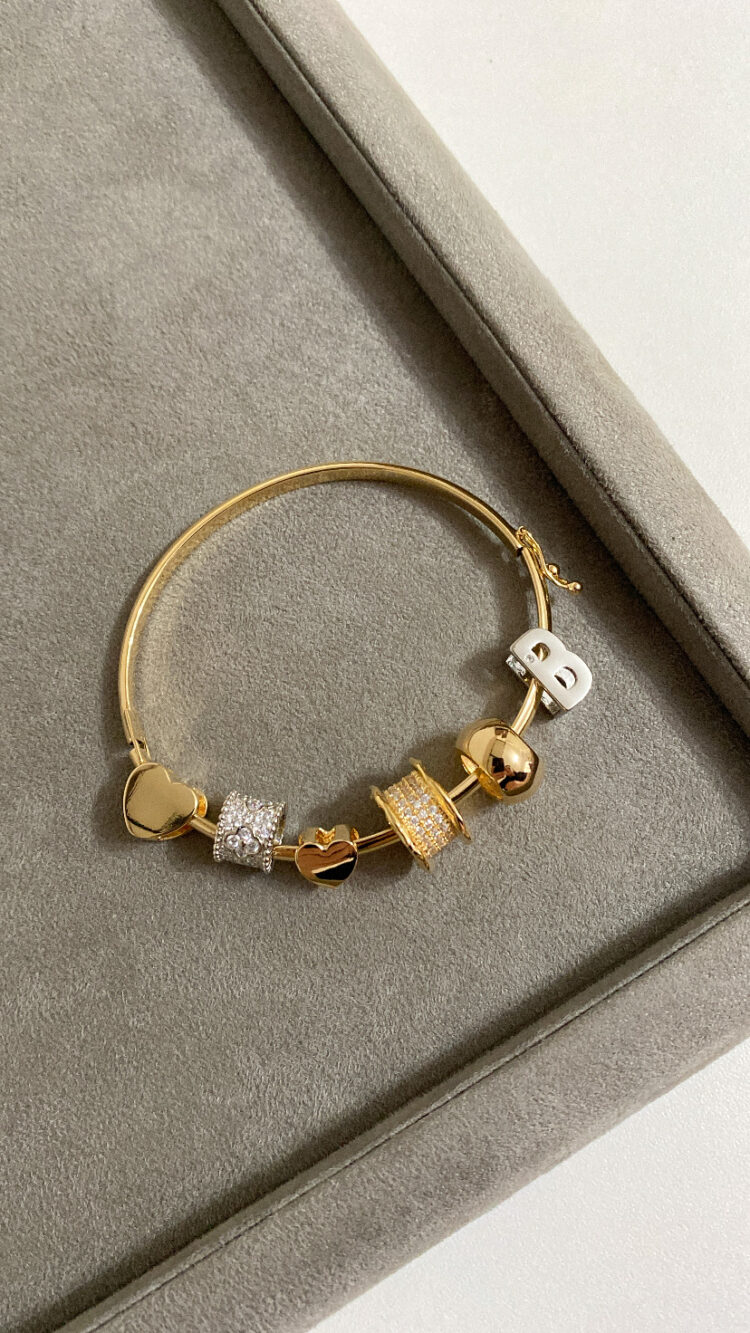PULSEIRA BRACELETE FECHADO MEIA CANA LISO DOURADO