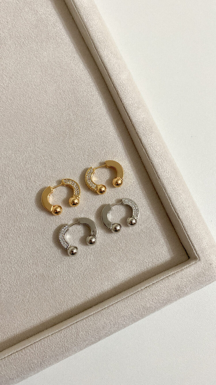 BRINCO MEIA ARGOLA MAGNETICA DOURADO